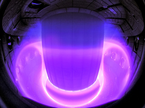 Contrôler la fusion nucléaire avec de l'intelligence artificielle
