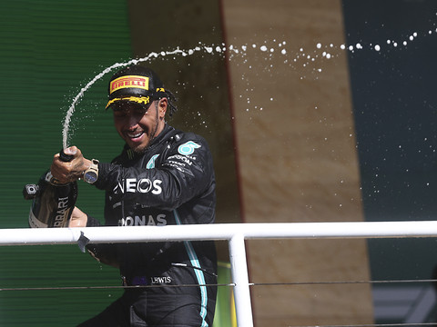 Mercedes: Lewis Hamilton n'a jamais voulu arrêter