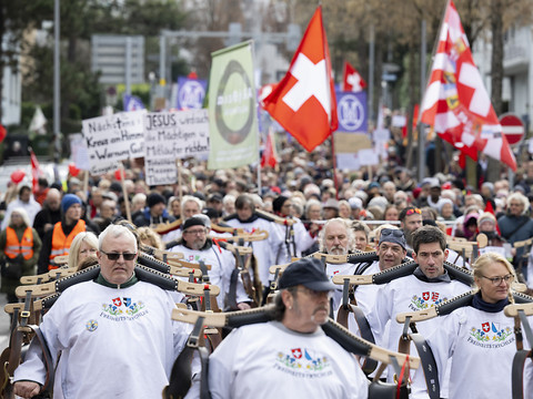Plus de mille opposants aux mesures Covid manifestent à Zurich