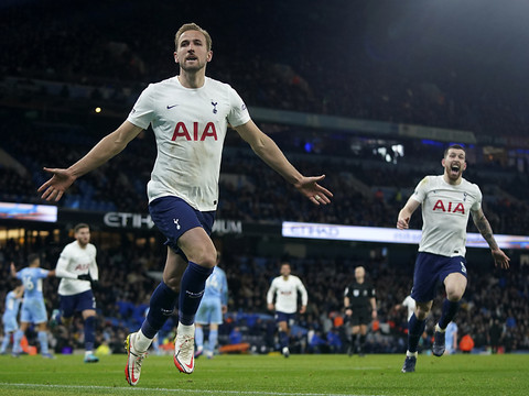 Coup d'arrêt pour Manchester City, battu par Tottenham