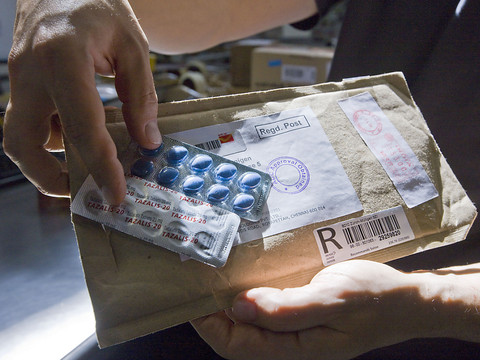 Nette augmentation des saisies de médicaments à la douane