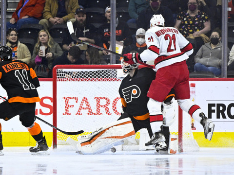 Niederreiter: un but pour sa 700e