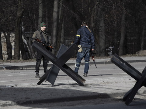 L'armée russe dit que les civils peuvent quitter 