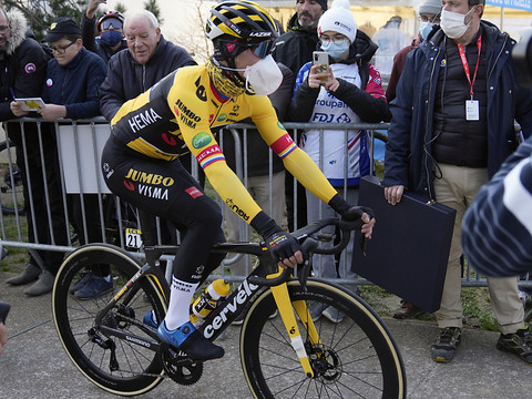 Triplé Jumbo dans la 1re étape, Laporte en jaune