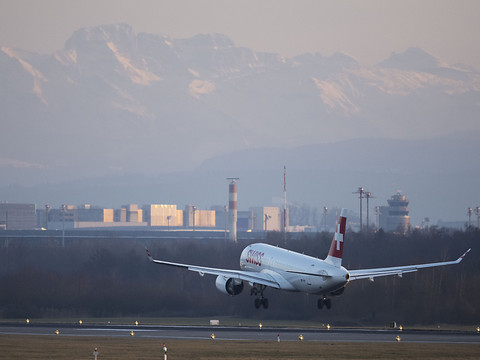 Flughafen Zürich réduit sa perte en 2021