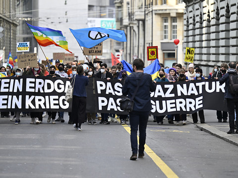 Entre 3000 et 5000 personnes ont manifesté contre la guerre à Berne