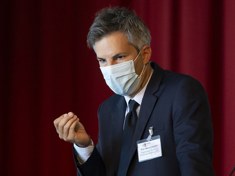 Appel à ne pas lever toutes les mesures contre le Covid-19
