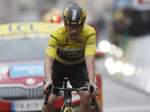 Primoz Roglic subit mais gagne