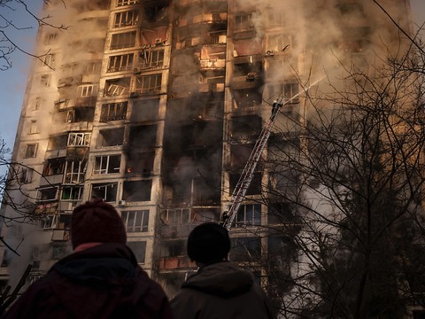 Au moins deux morts lors de bombardements à Kiev