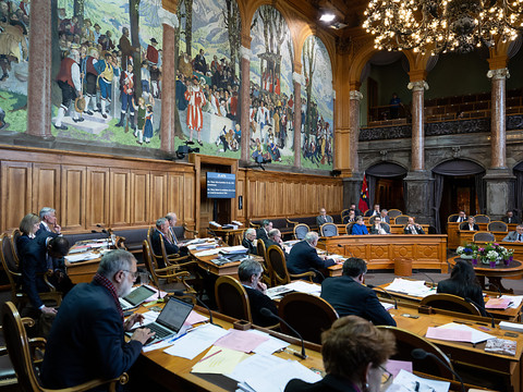 Les sénateurs bourgeois plaident pour renforcer l'armée