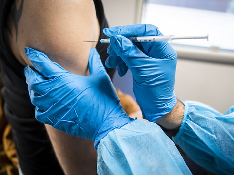 Le Conseil fédéral rejette l'initiative des anti-vaccin