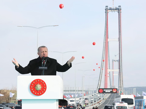 Turquie: ouverture du premier pont sur les Dardanelles