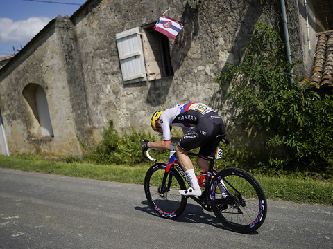 Mohoric gagne en descente