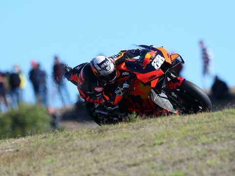 Oliveira s'impose devant Quartararo