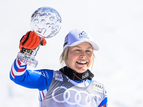 Géant dames: Worley sacrée, Brignone victorieuse, Gisin 6e