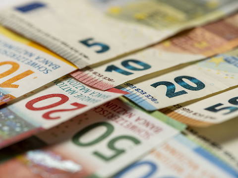 La BNS est moins intervenue pour défendre le franc en 2021