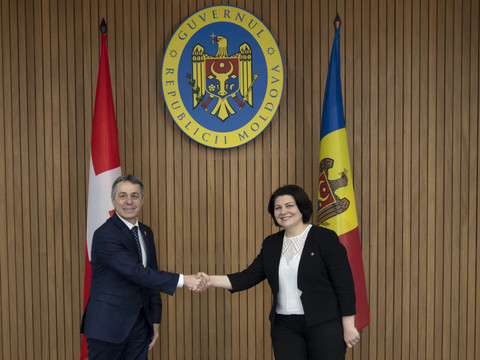 Ignazio Cassis promet aux Moldaves 