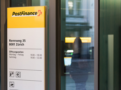 Postfinance ne devrait pas octroyer des crédits