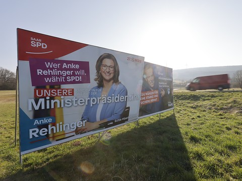 Le SPD de Scholz remporte haut la main son premier test électoral