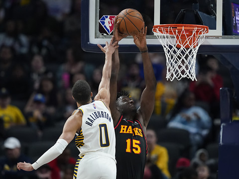 22 points et 15 rebonds pour Clint Capela