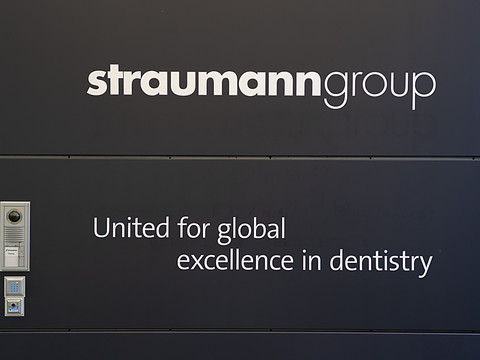 Straumann maintient une activité en Russie