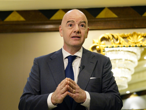 La FIFA laisse son Mondial biennal sur la touche