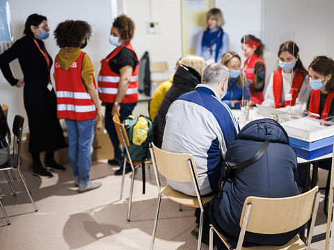 Centres d'asile: la Confédération appelle ses employés en renfort
