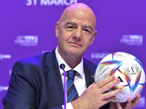 FIFA: le président Infantino veut un troisième mandat