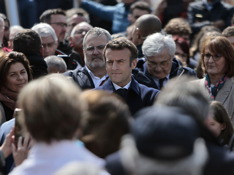 Macron à l'offensive contre le 