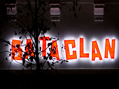 Attentats du 13 novembre: images du Bataclan diffusées au procès