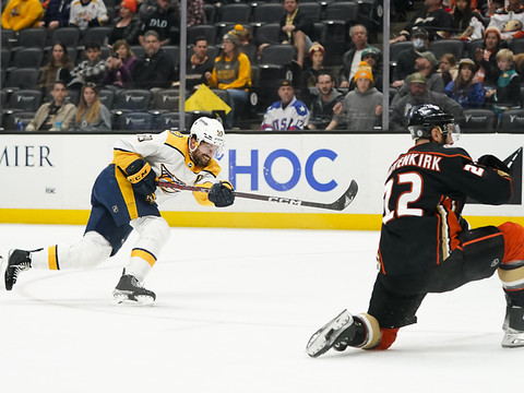 Roman Josi élu joueur du mois en NHL