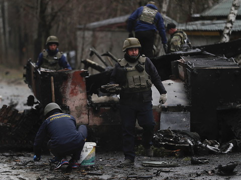 La Russie se retire du nord, nouvelle évacuation tentée à Marioupol
