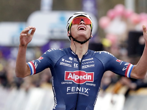 Van der Poel s'impose pour la 2e fois, Küng brillant 5e