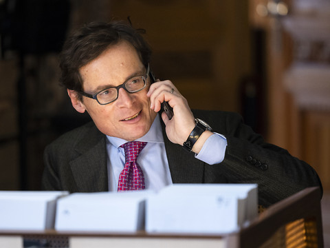 Plainte contre Roger Köppel pour violation du secret de fonction