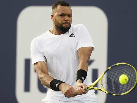 Jo-Wilfried Tsonga rangera sa raquette après Roland-Garros