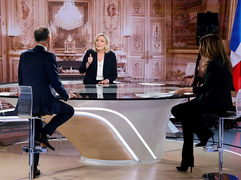 J-4: duel télévisé à distance pour Macron et Le Pen