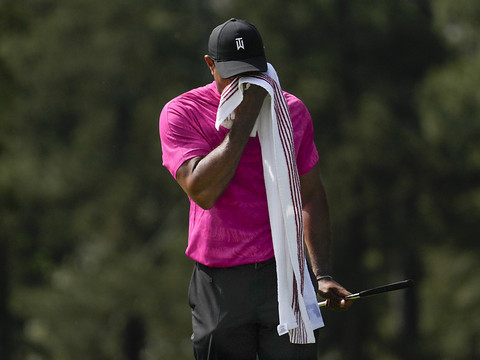Woods sous le par après le 1er tour