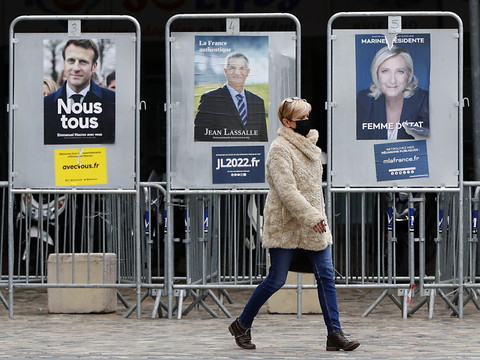Les candidats jettent leurs dernières forces avant le premier tour