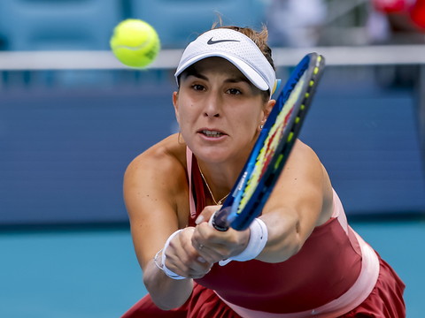 Bencic domine Keys en deux sets