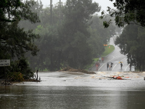 Inondations: pilotes d'avion menacés après des désinformations