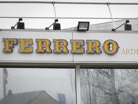 L'usine des chocolats Kinder arrêtée par les autorités belges