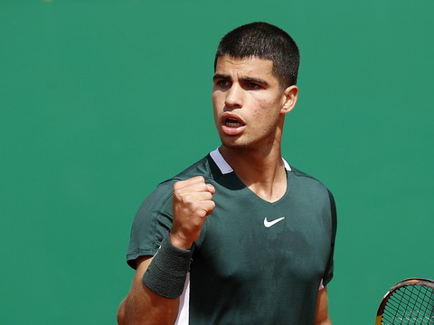 Carlos Alcaraz tombe d'entrée, battu par Sebastian Korda