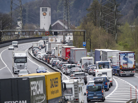 Gothard: nouvelle longue attente pour partir vers le sud