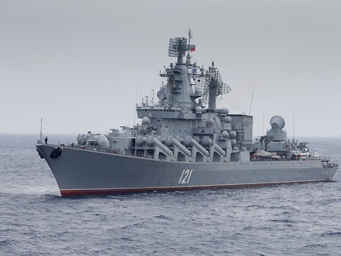 La Russie réplique après la perte de son vaisseau amiral