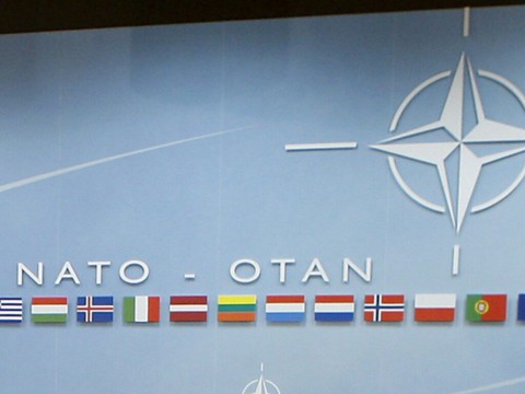 Suisses pour une collaboration avec l'OTAN mais contre une adhésion