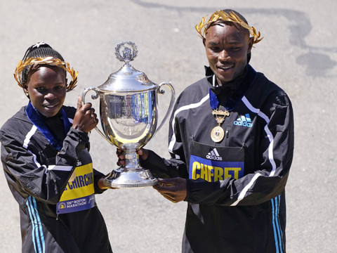 Victoire d'Evans Chebet et Peres Jepchirchir