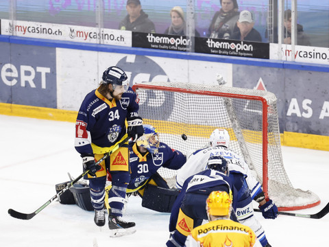 Les Zurich Lions renversent Zoug à la faveur d'une bourde du coach
