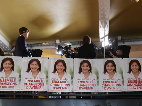 Le PS envisage un accord avec Mélenchon aux législatives