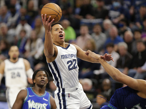 Les Grizzlies comblent un déficit de 26 points