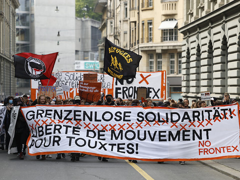Un millier de personnes à la manifestation No-Frontex à Berne